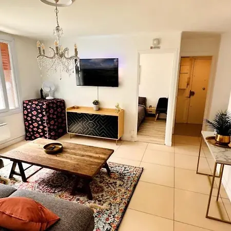 Cosy 3 & Parking Prive Appartement *