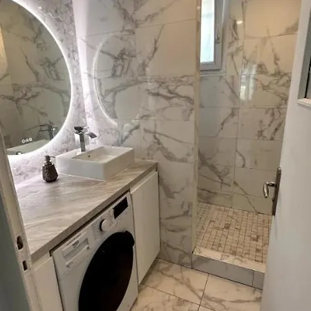 Cosy 3 & Parking Prive Apartment