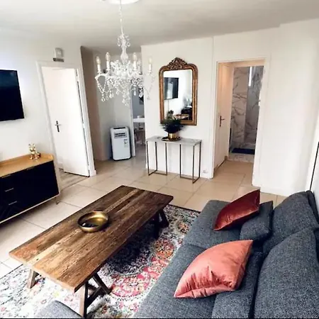 Cosy 3 & Parking Prive Apartment